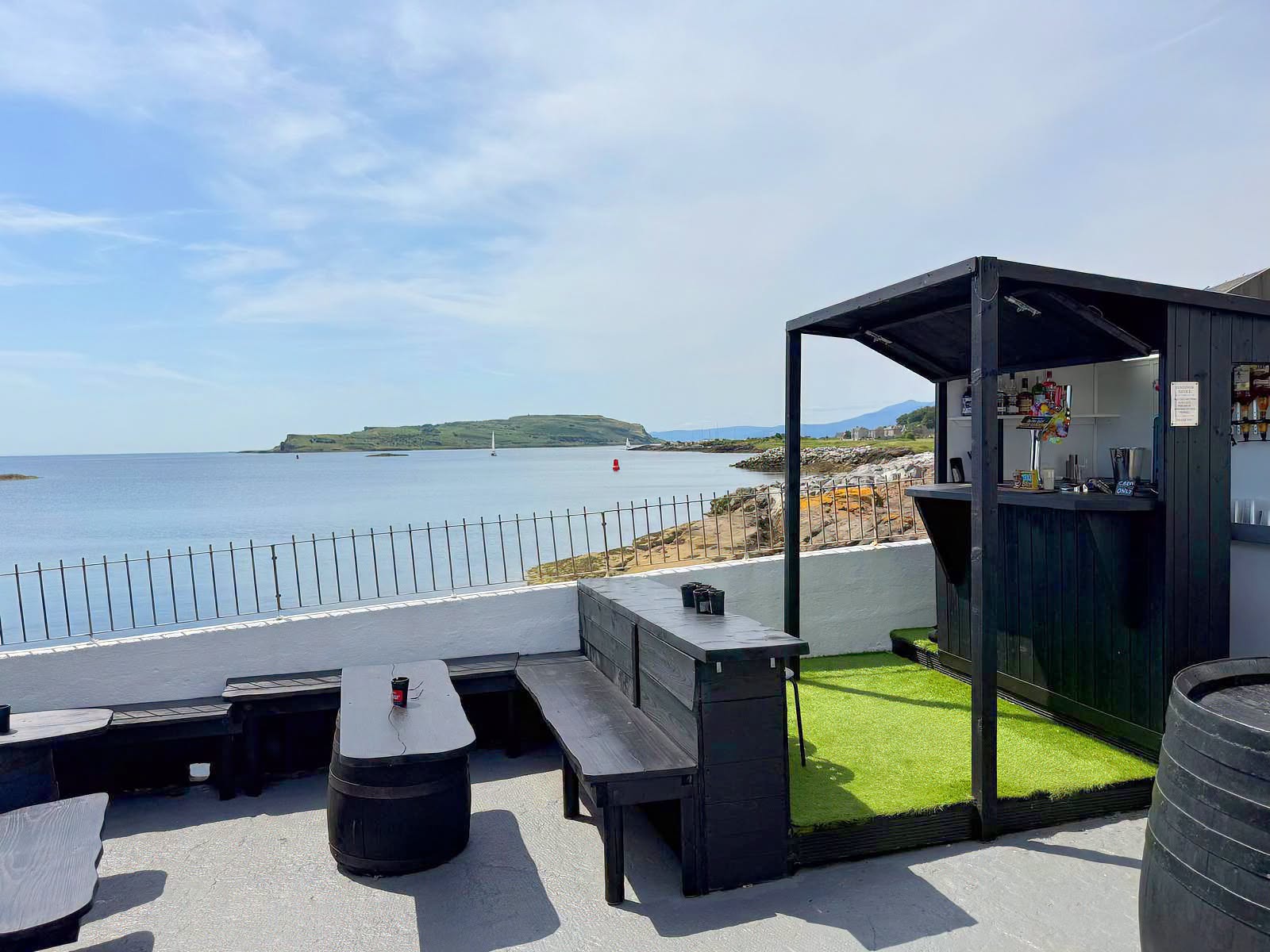 Millport Pier Hotel - Beer Garden