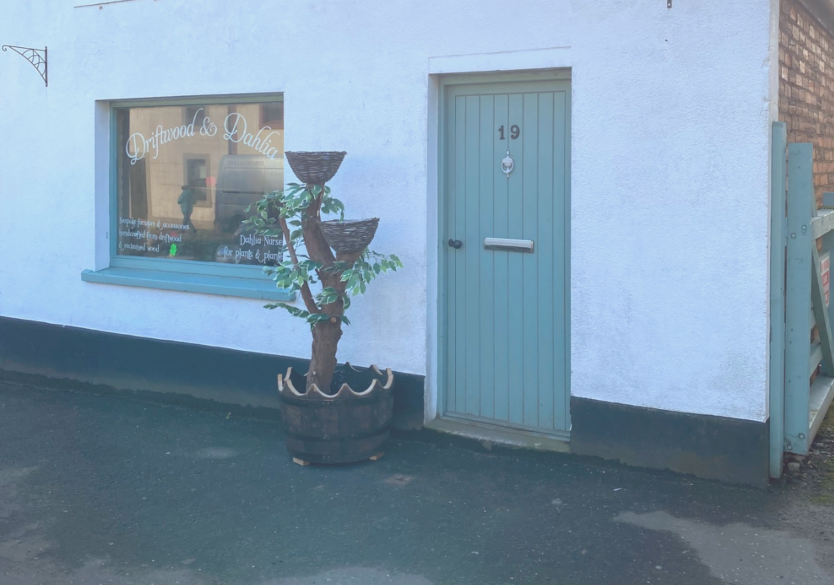 Driftwood & Dahlia Millport