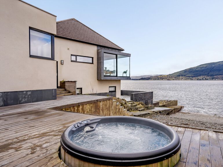 Cape Cove Hot Tub