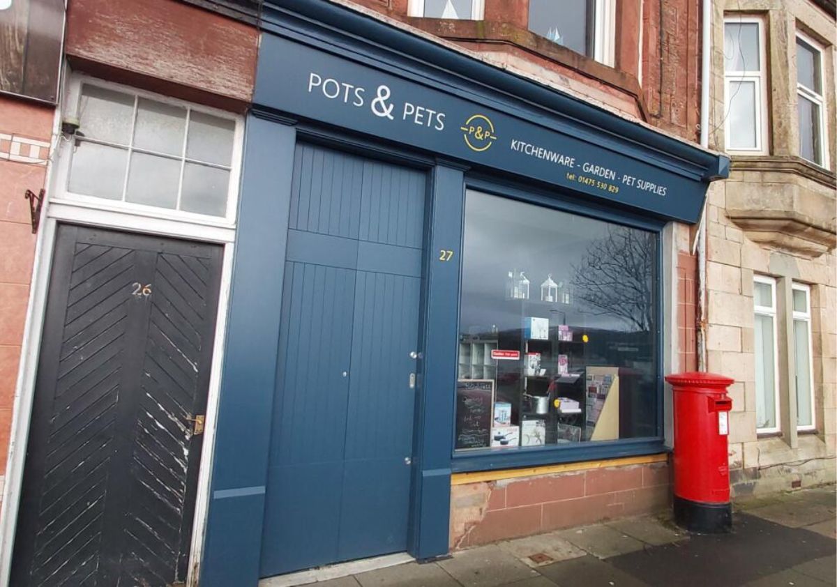 Pots & Pets, Millport