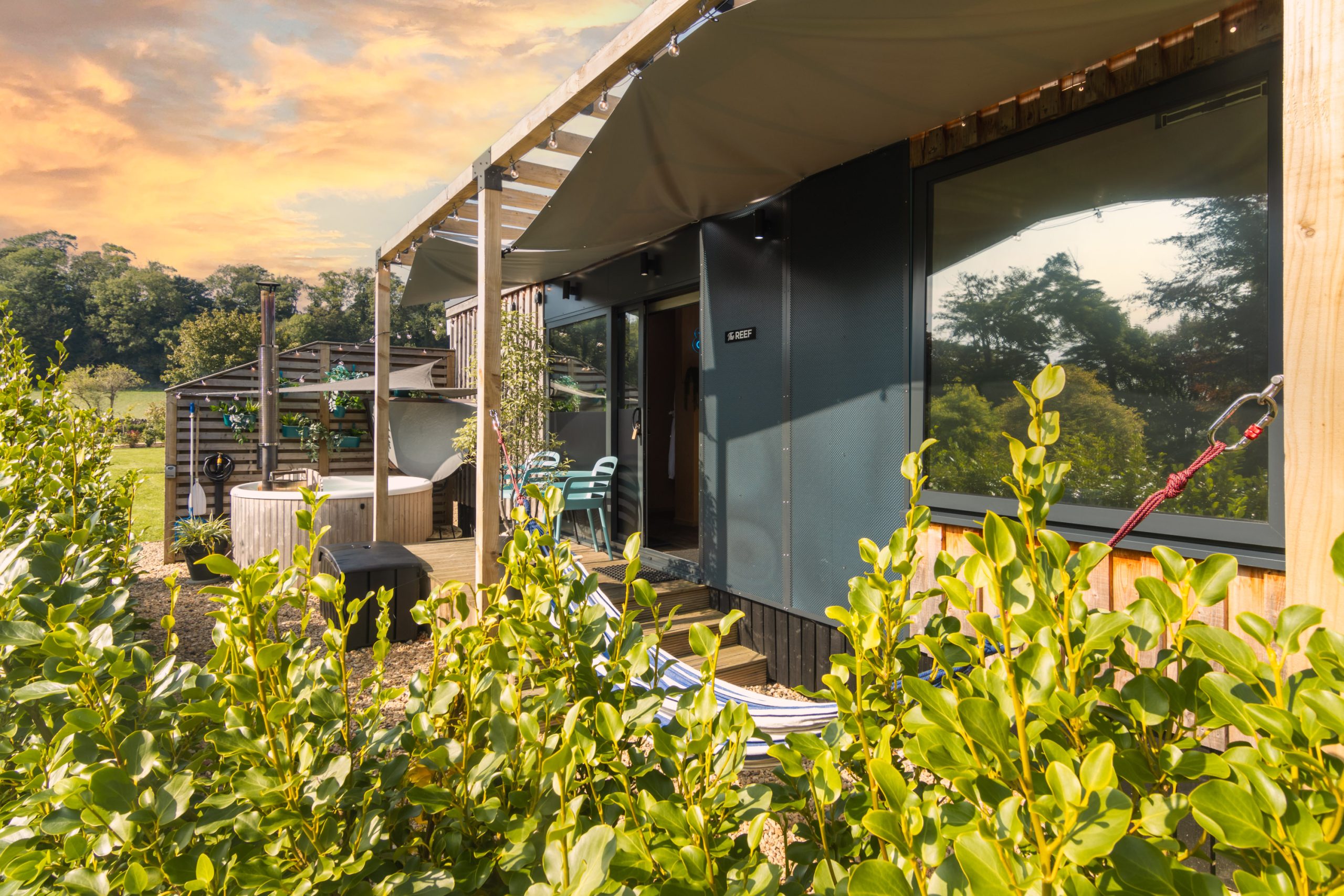 The Reef Hot Tub Lodge in Millport